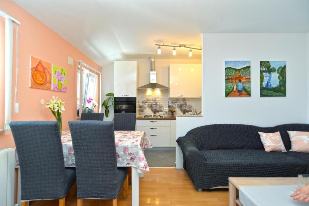 Apartman Eda Pula Dış mekan fotoğraf