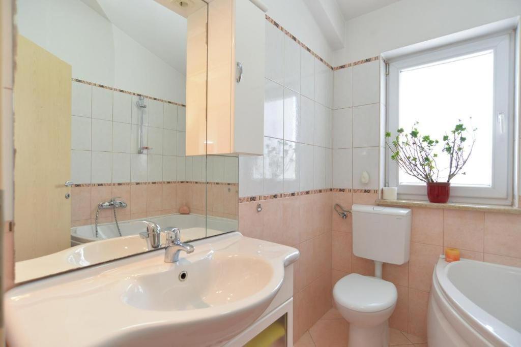 Apartman Eda Pula Dış mekan fotoğraf